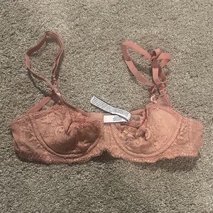 VS Lace Underwire Bra